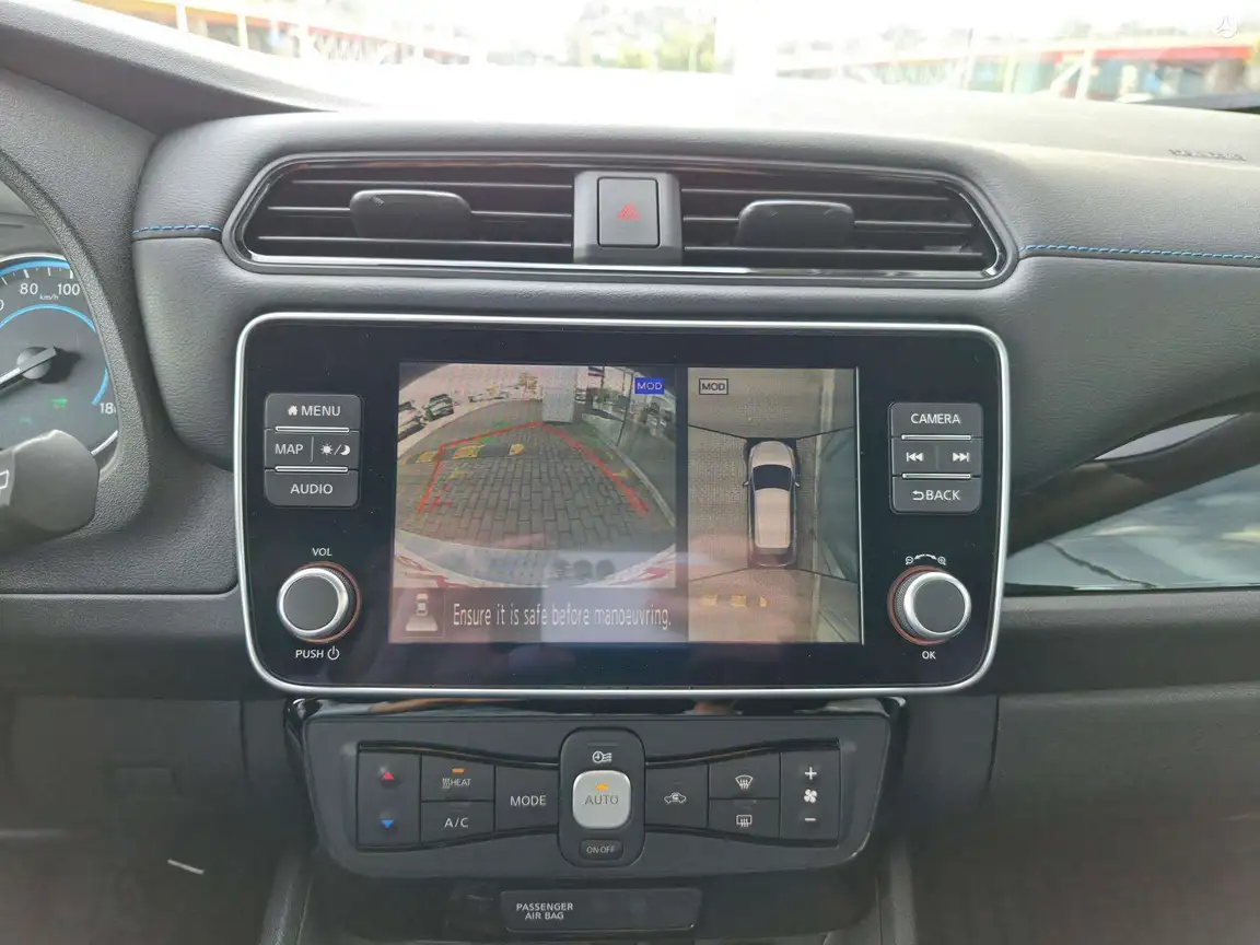 NISSAN LEAF
