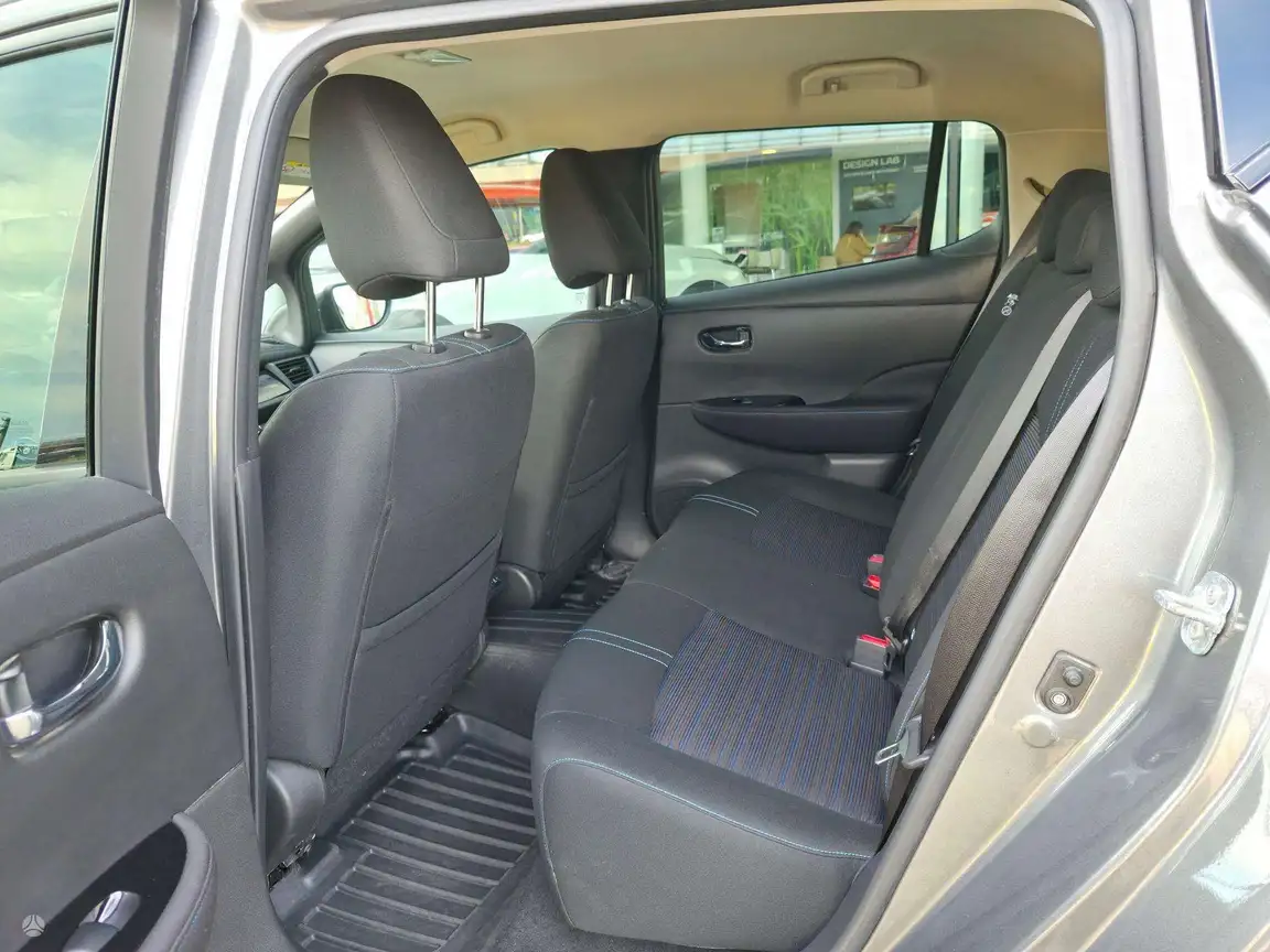 NISSAN LEAF