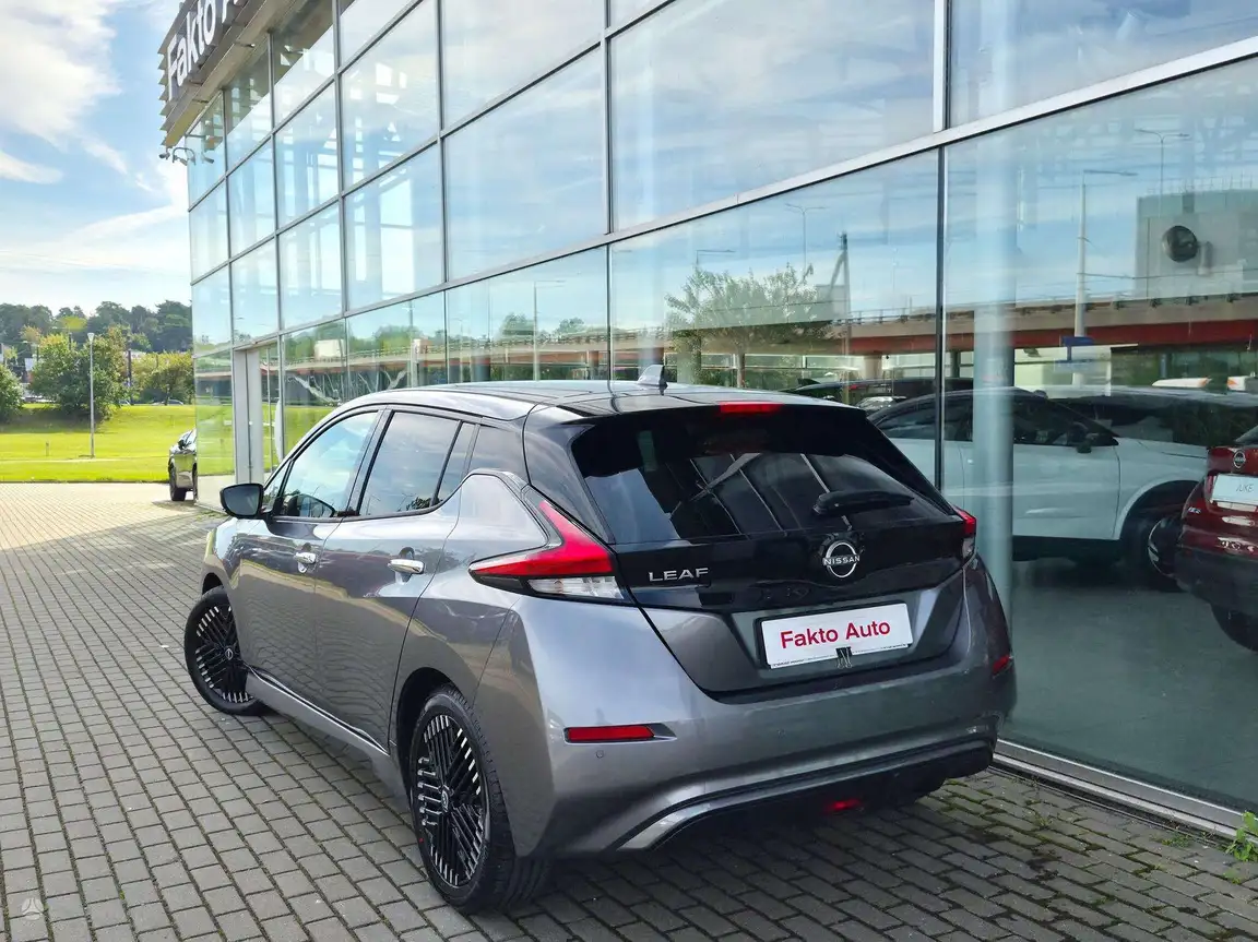NISSAN LEAF