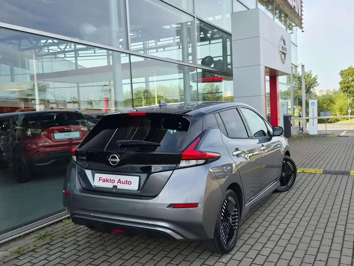 NISSAN LEAF