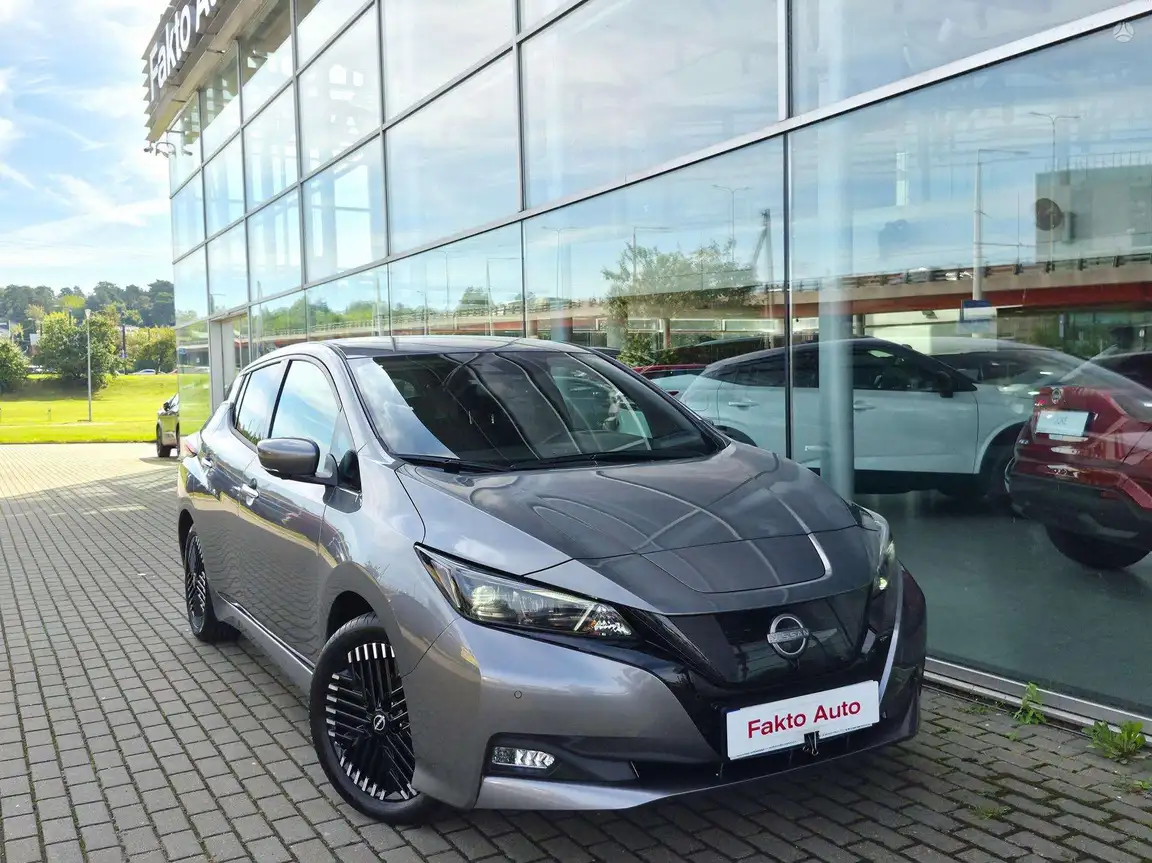 NISSAN LEAF