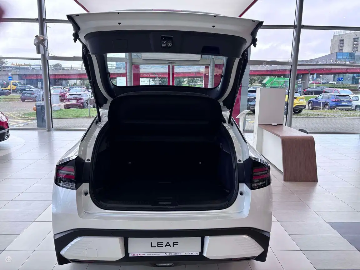 NISSAN LEAF