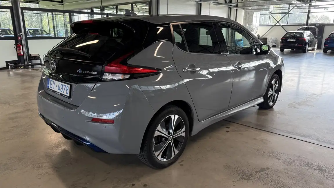 NISSAN LEAF
