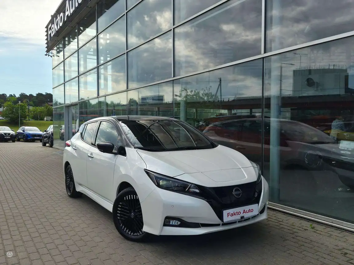 NISSAN LEAF