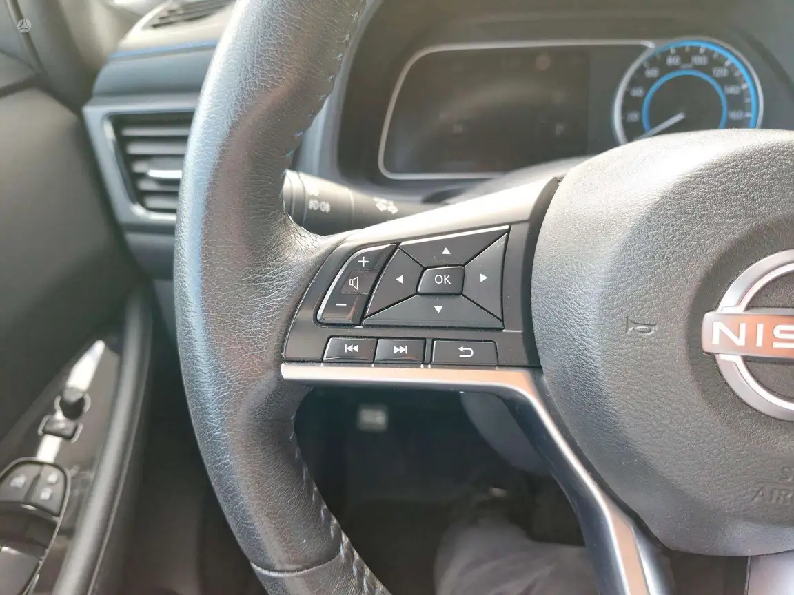 NISSAN LEAF