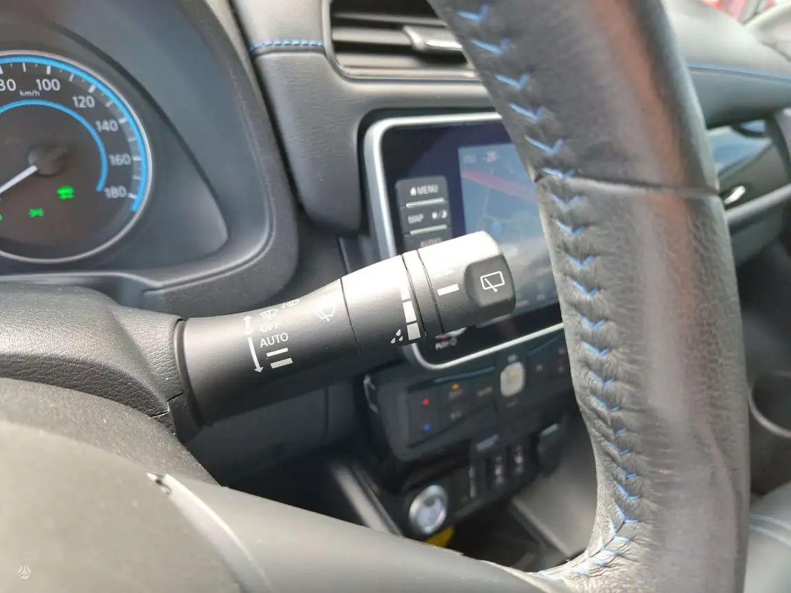 NISSAN LEAF
