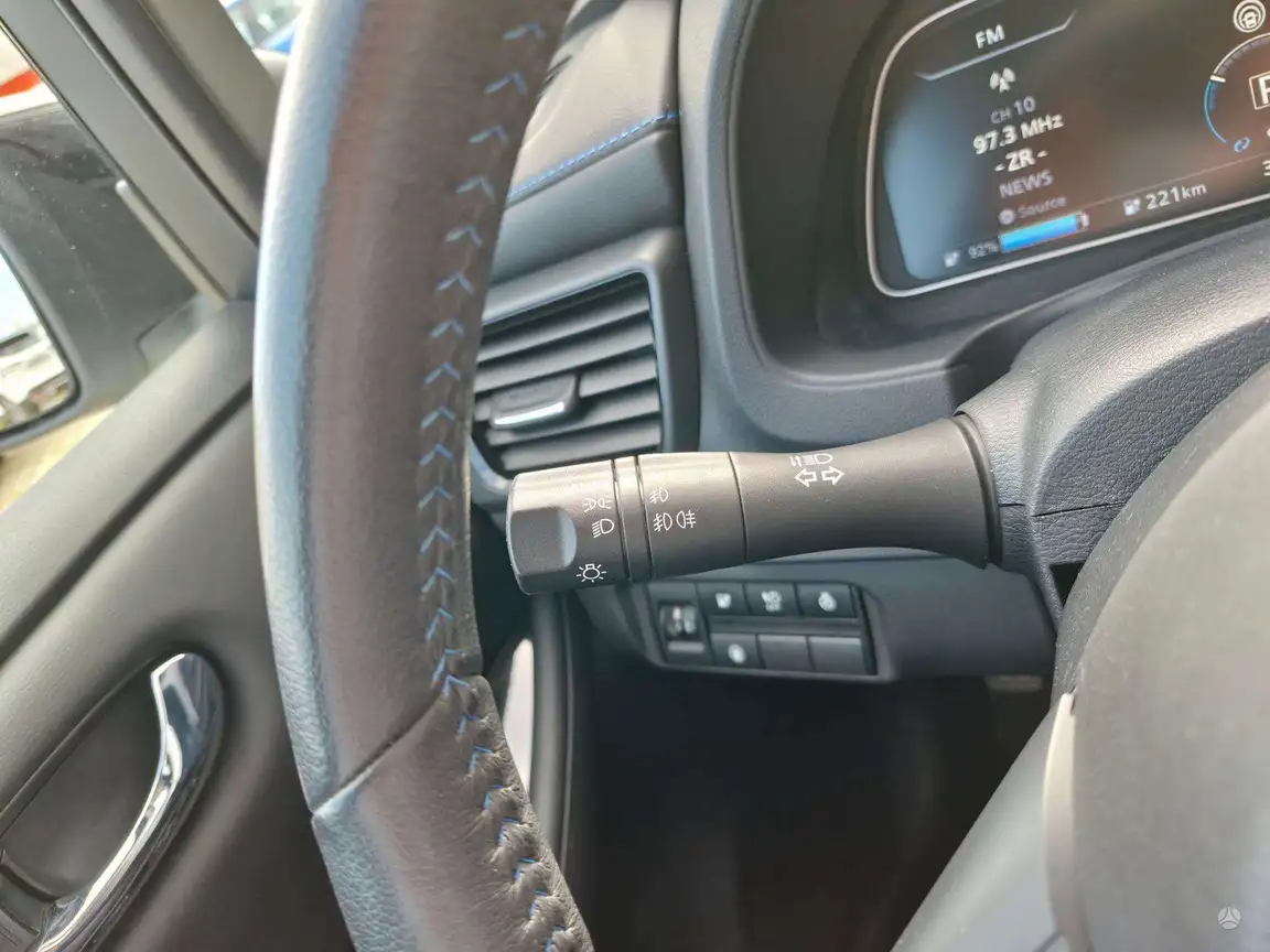 NISSAN LEAF