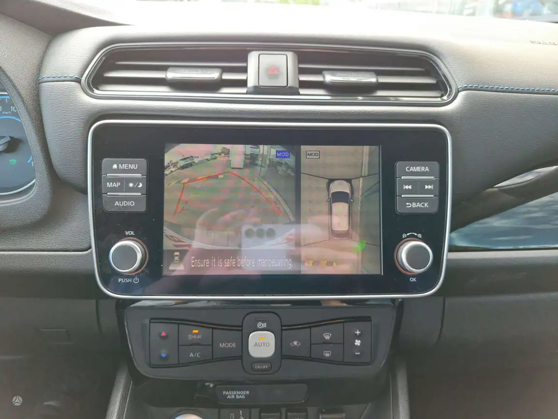 NISSAN LEAF
