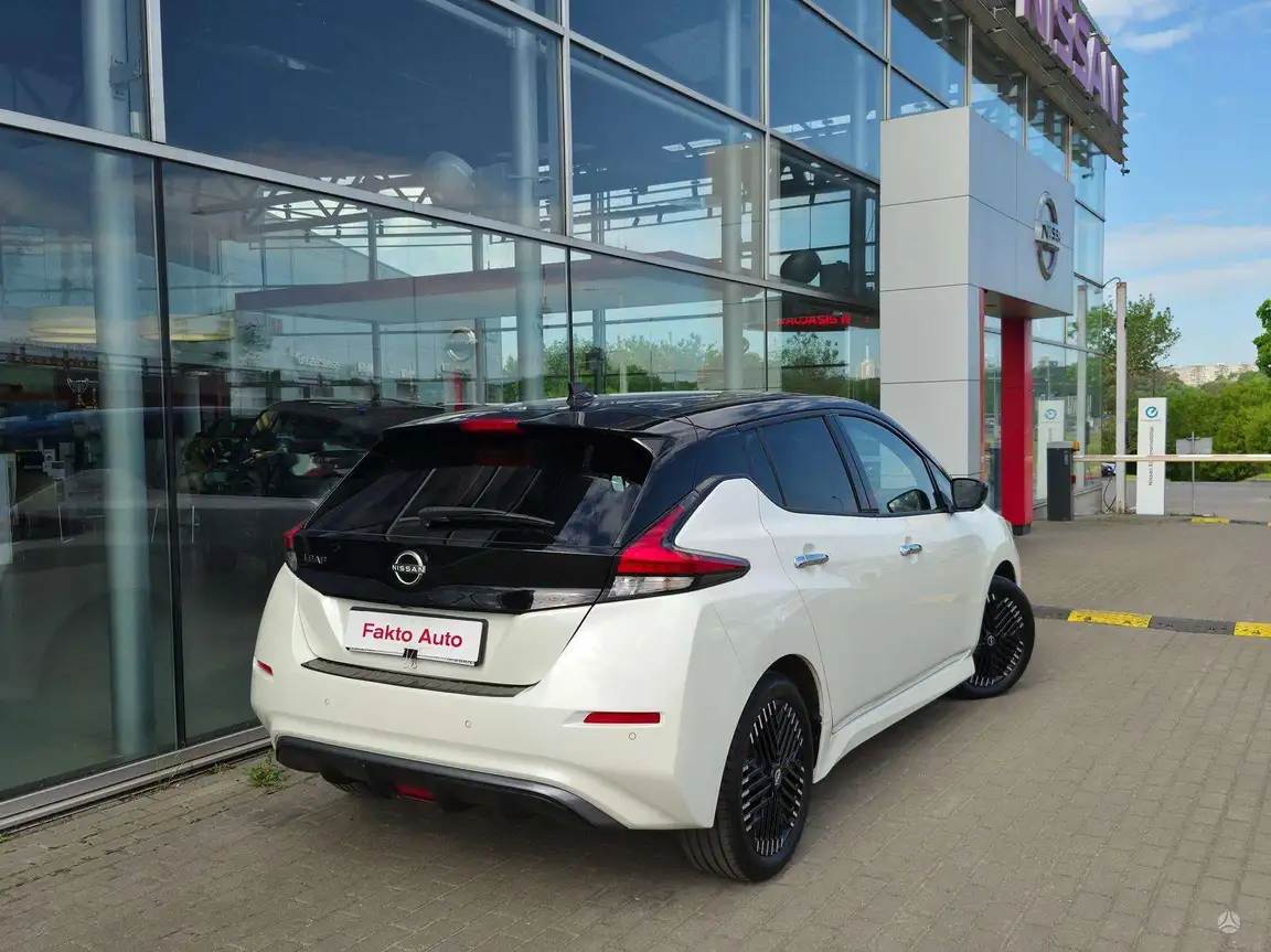 NISSAN LEAF