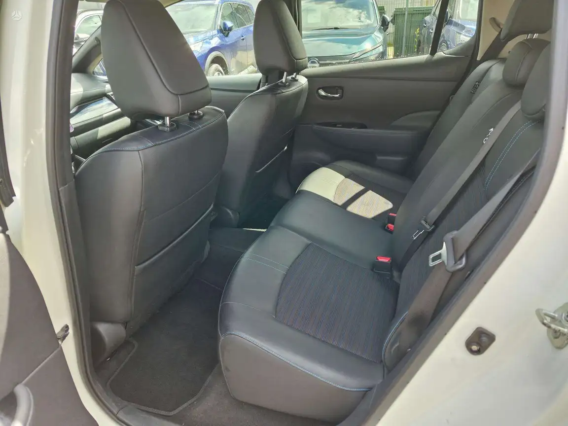 NISSAN LEAF