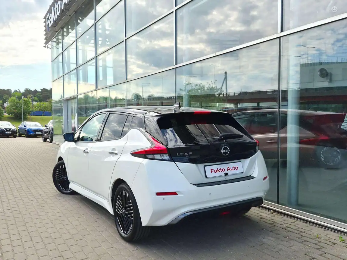 NISSAN LEAF
