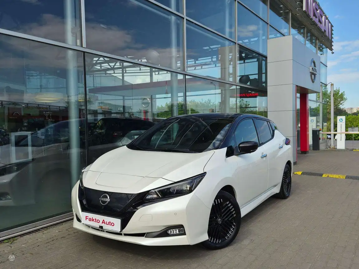 NISSAN LEAF