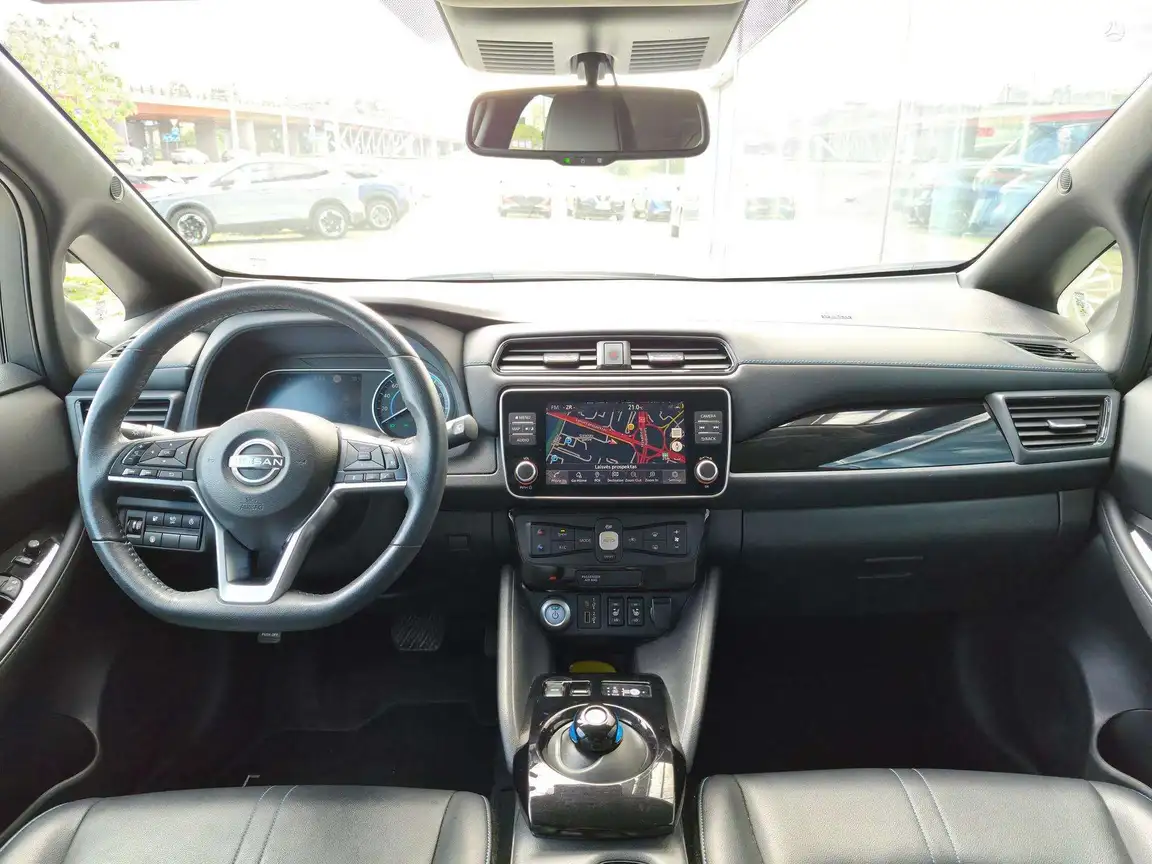 NISSAN LEAF