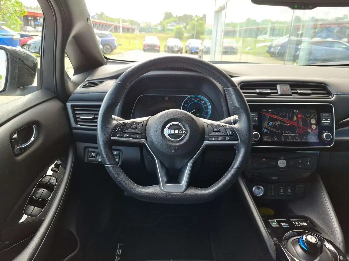 NISSAN LEAF