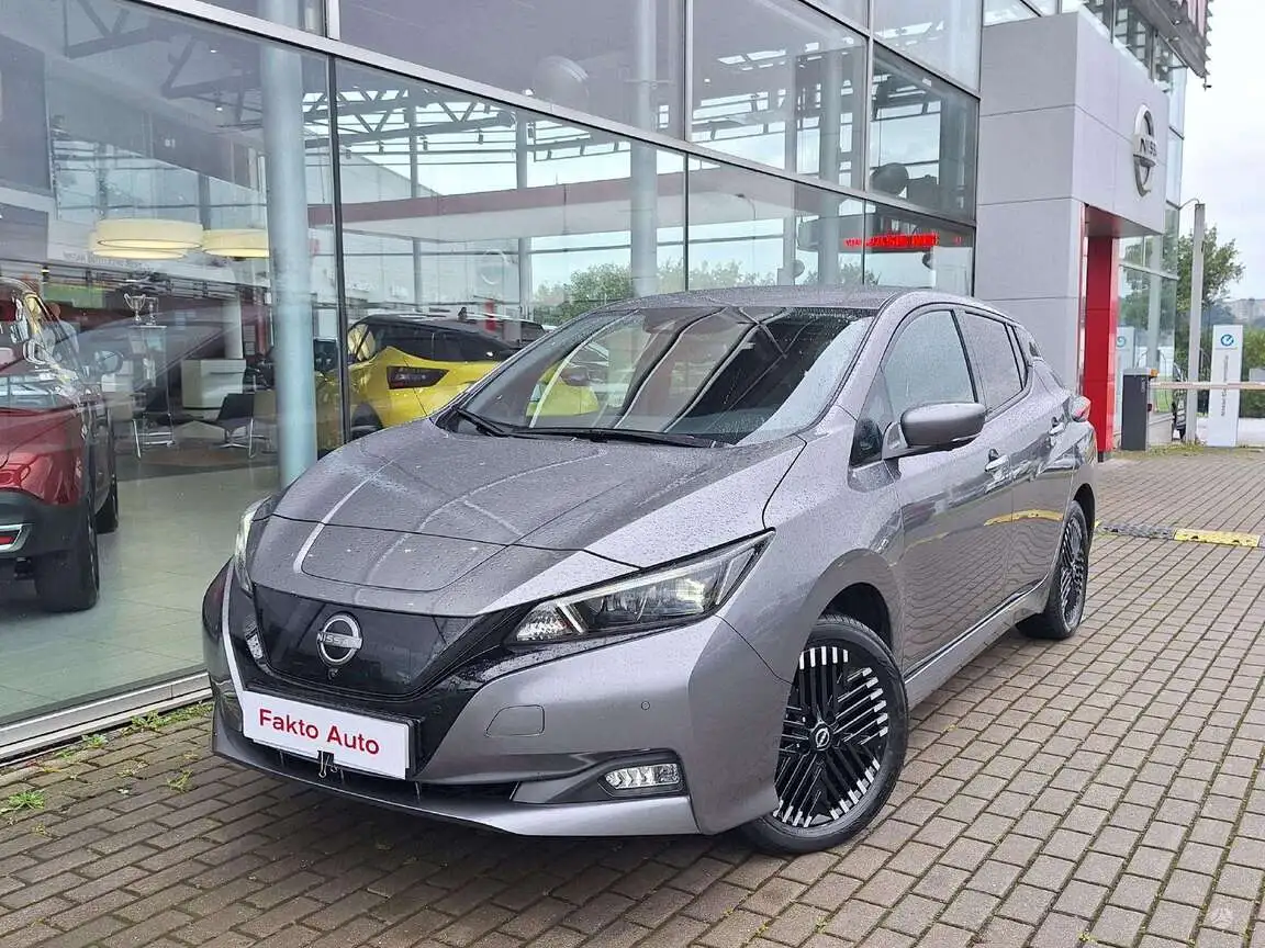 NISSAN LEAF