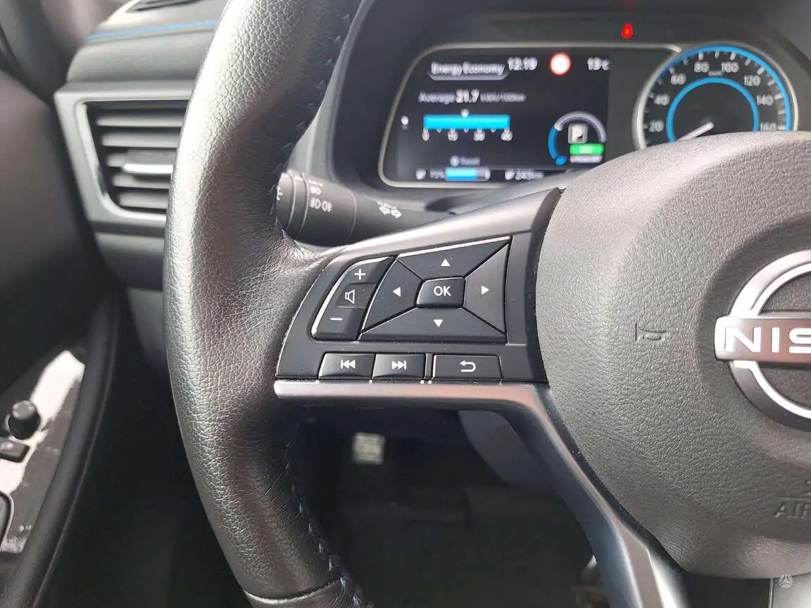 NISSAN LEAF