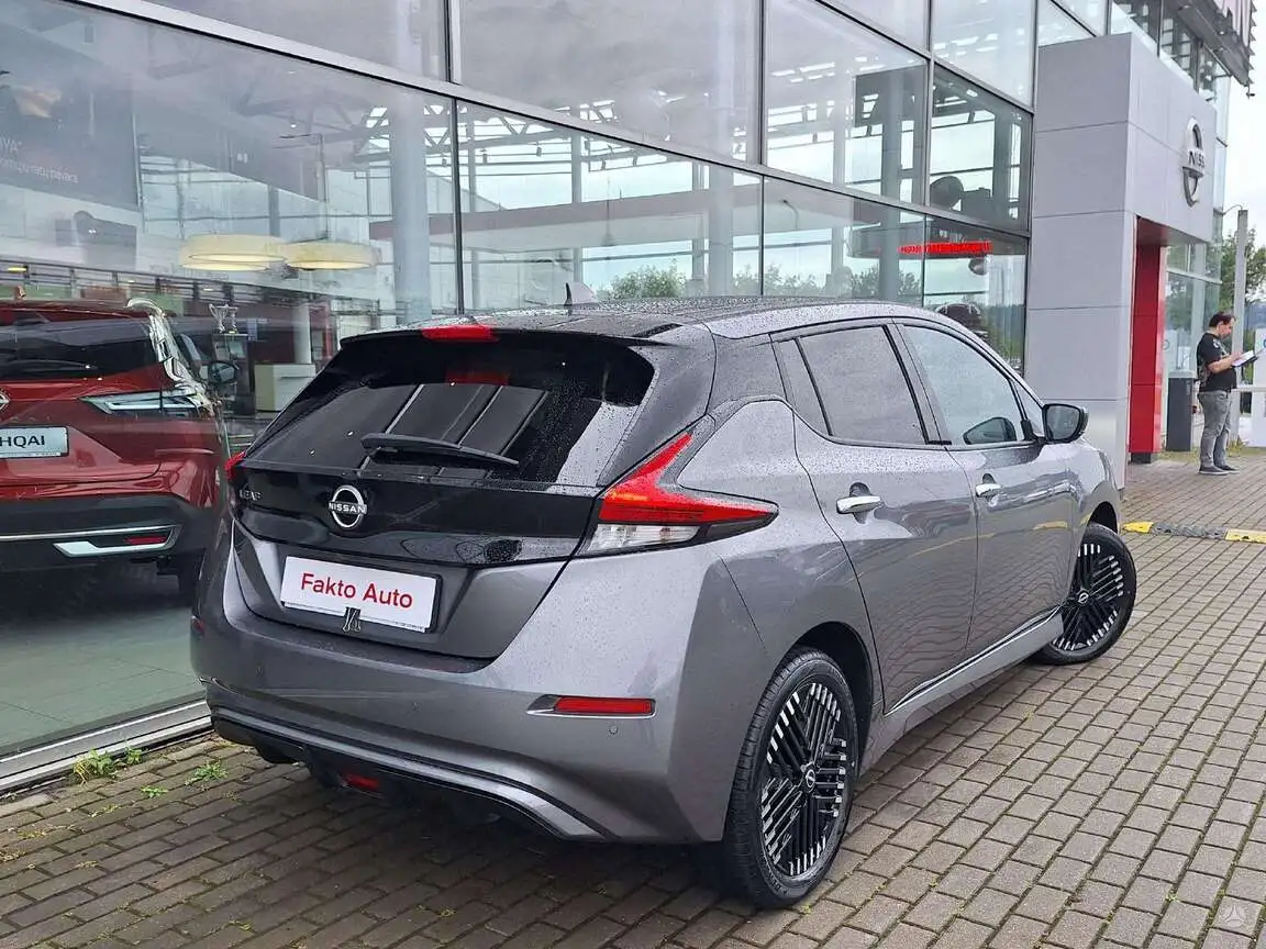 NISSAN LEAF