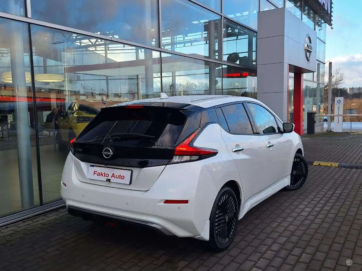 NISSAN LEAF