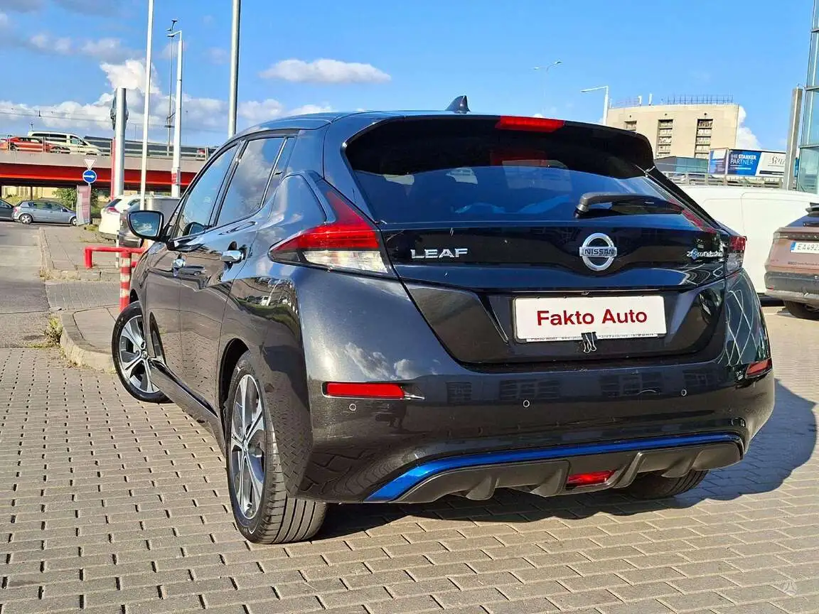 NISSAN LEAF