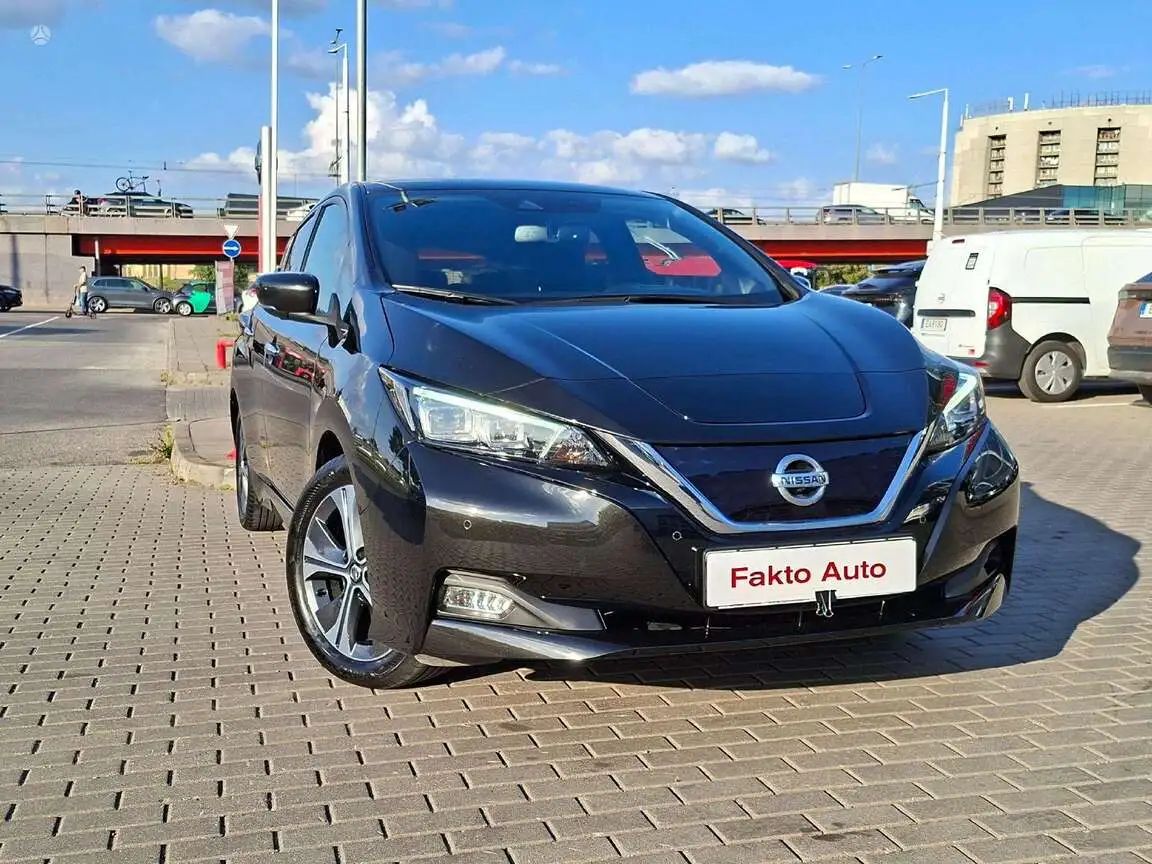 NISSAN LEAF
