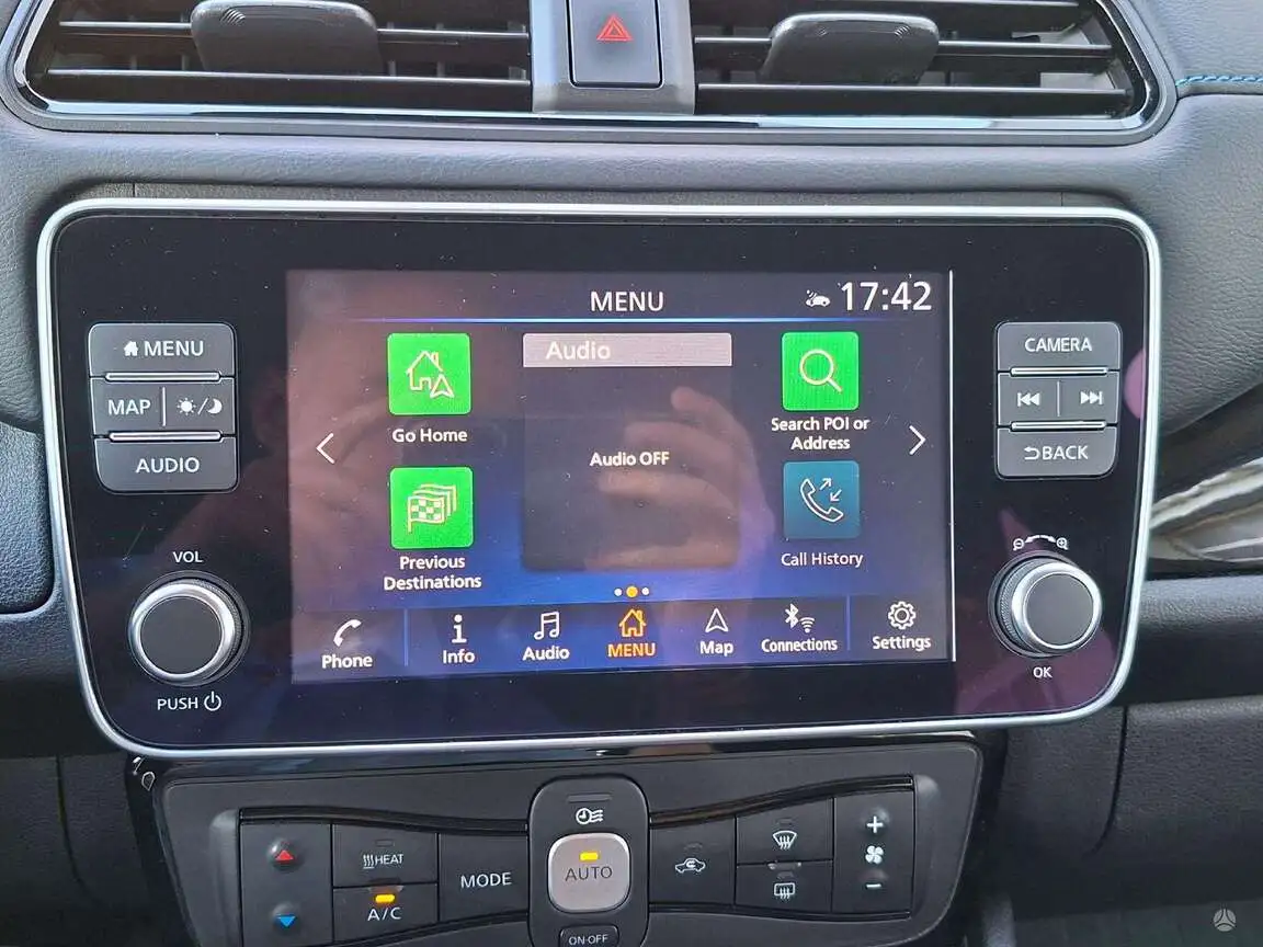 NISSAN LEAF