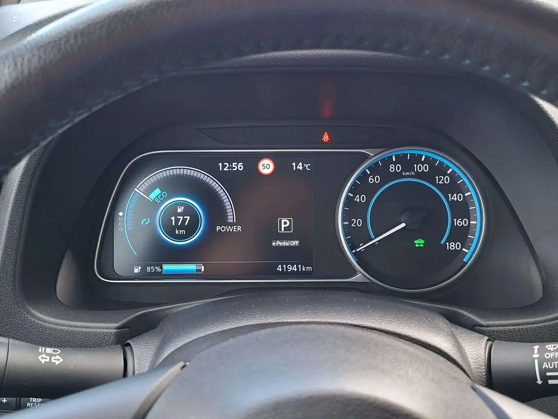 NISSAN LEAF