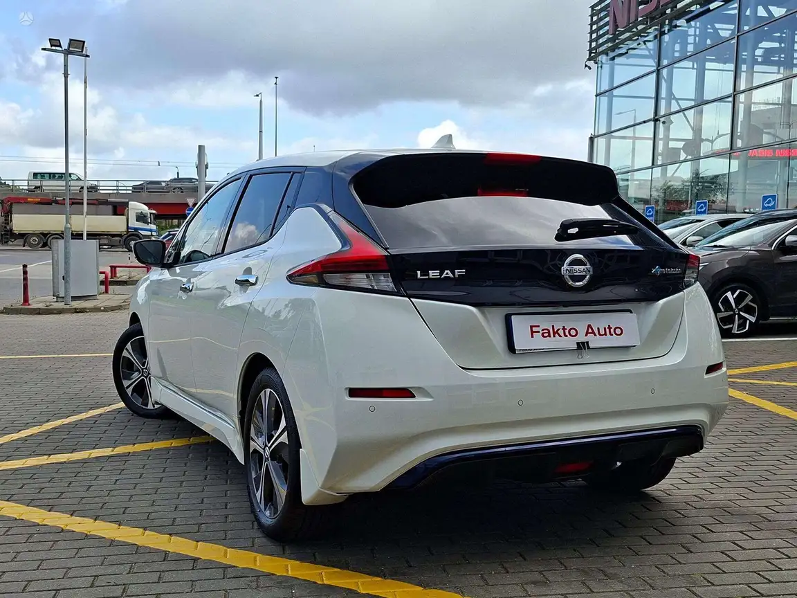 NISSAN LEAF