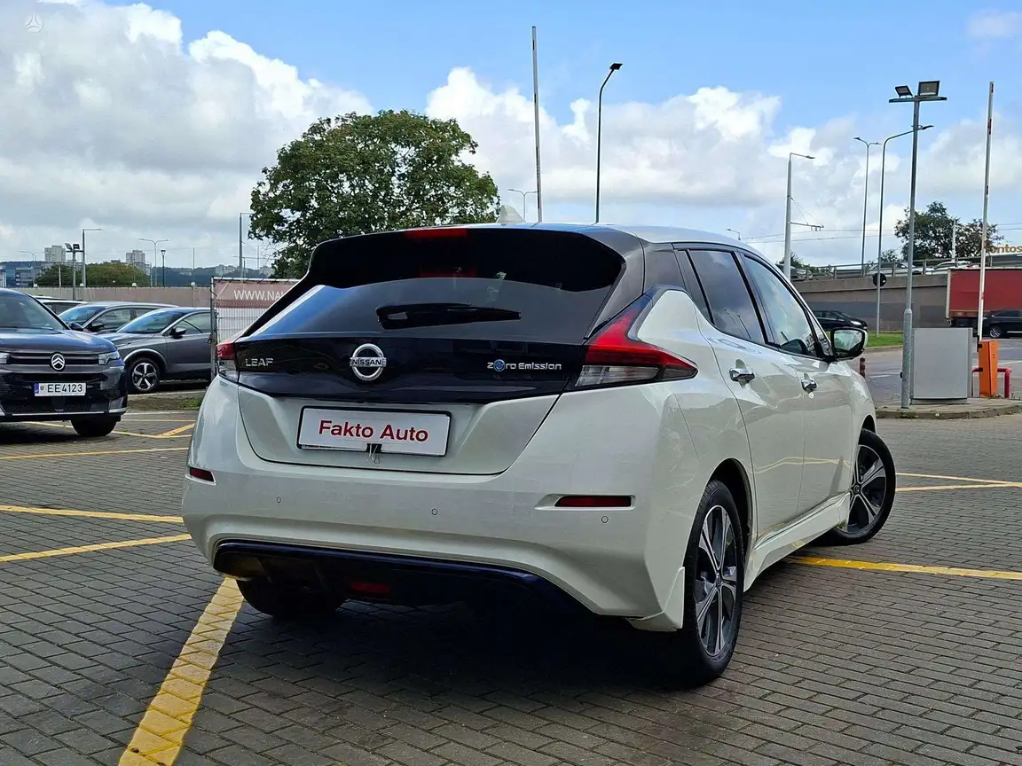 NISSAN LEAF