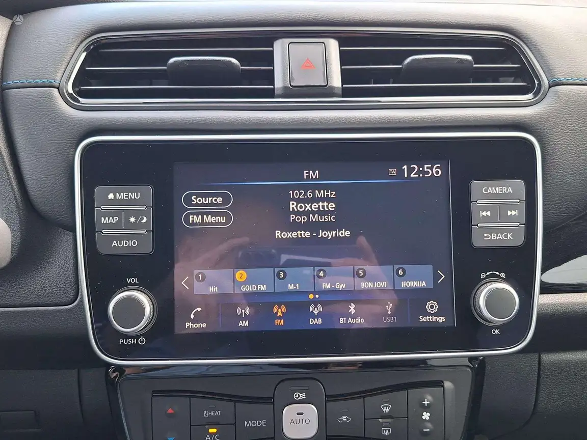 NISSAN LEAF