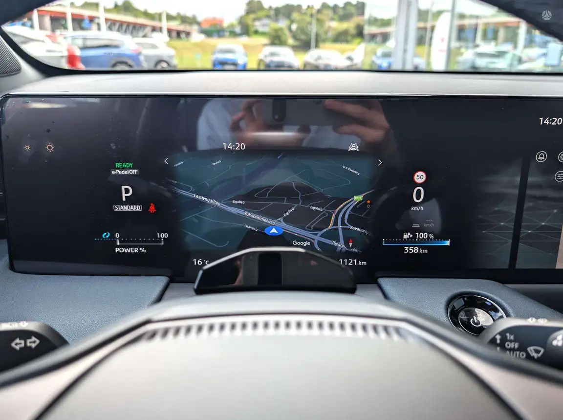 NISSAN LEAF