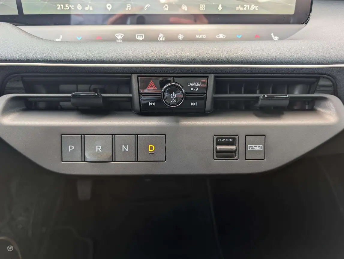 NISSAN LEAF