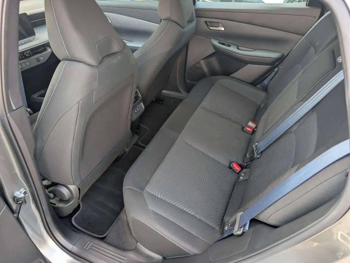 NISSAN LEAF
