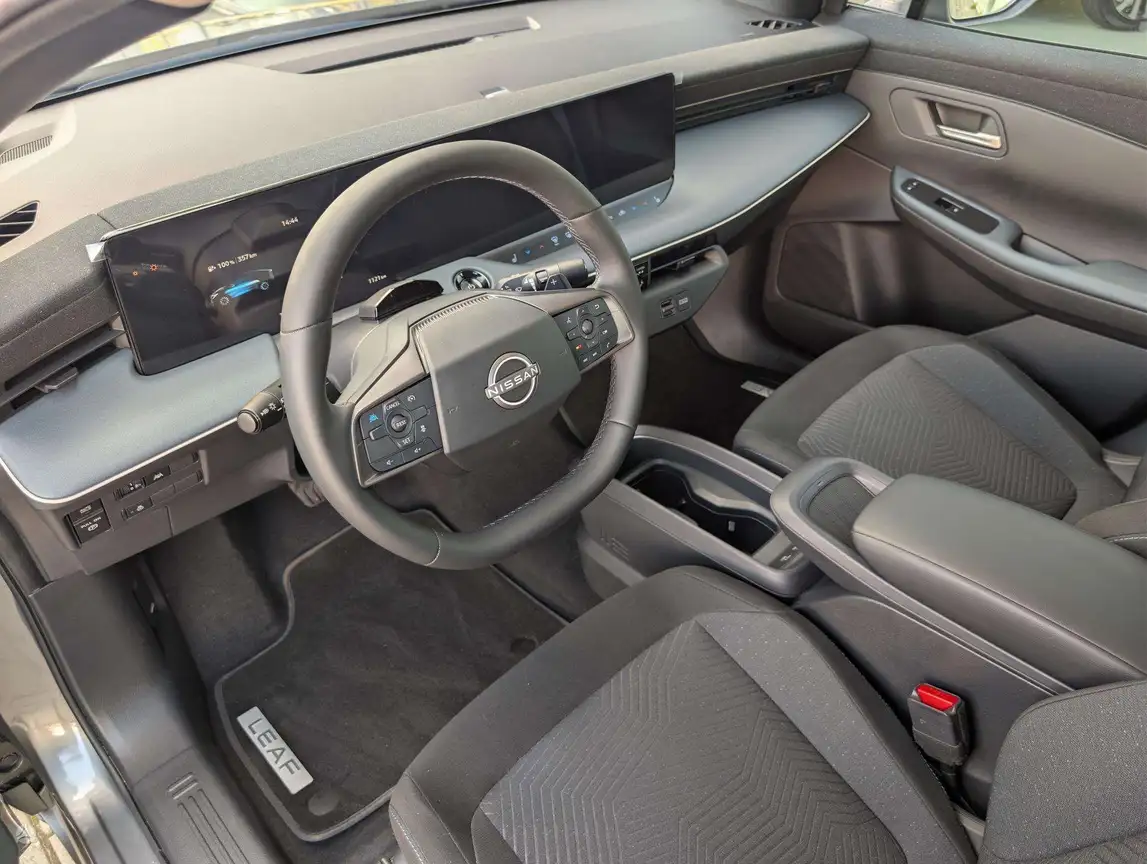 NISSAN LEAF