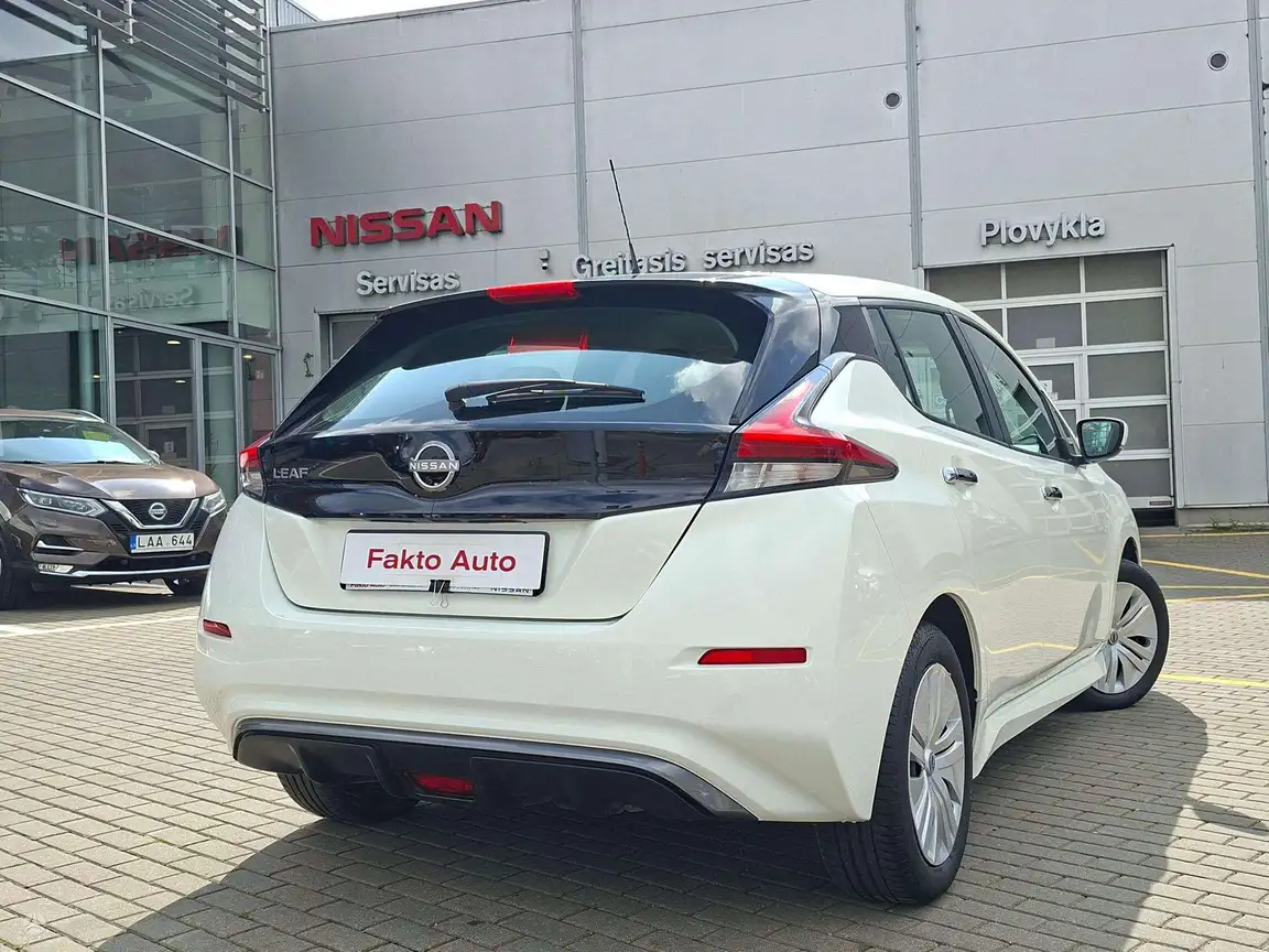 NISSAN LEAF
