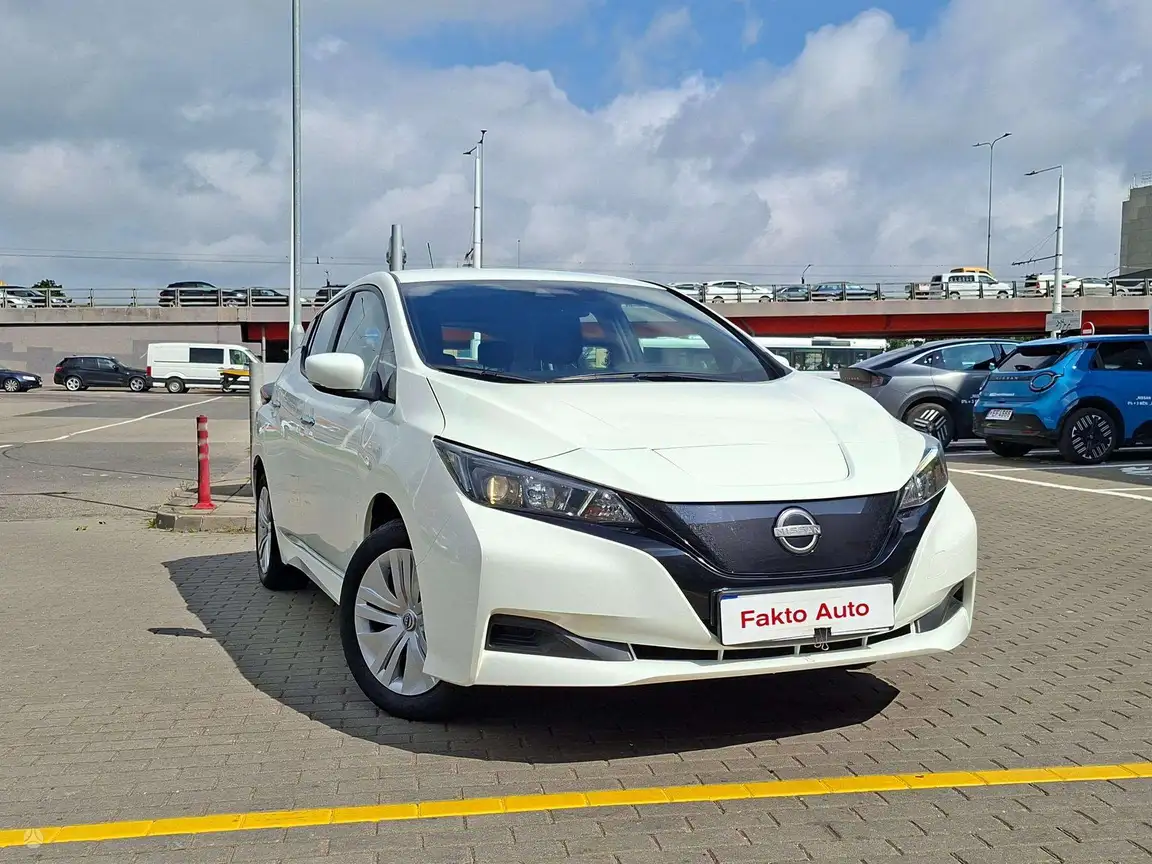 NISSAN LEAF