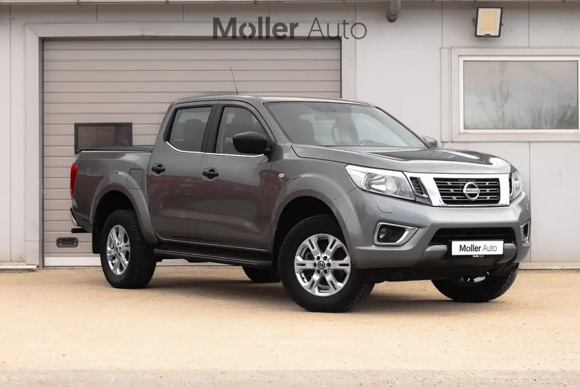 NISSAN NAVARA