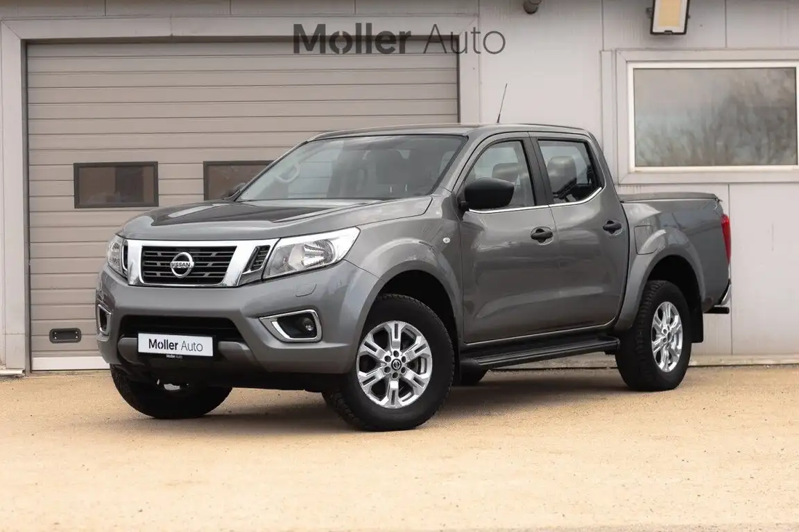 NISSAN NAVARA