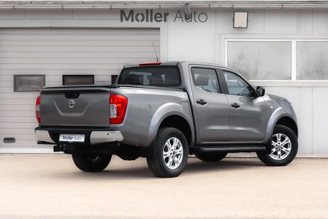 NISSAN NAVARA