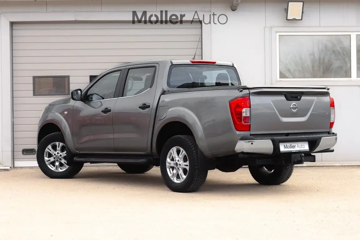NISSAN NAVARA