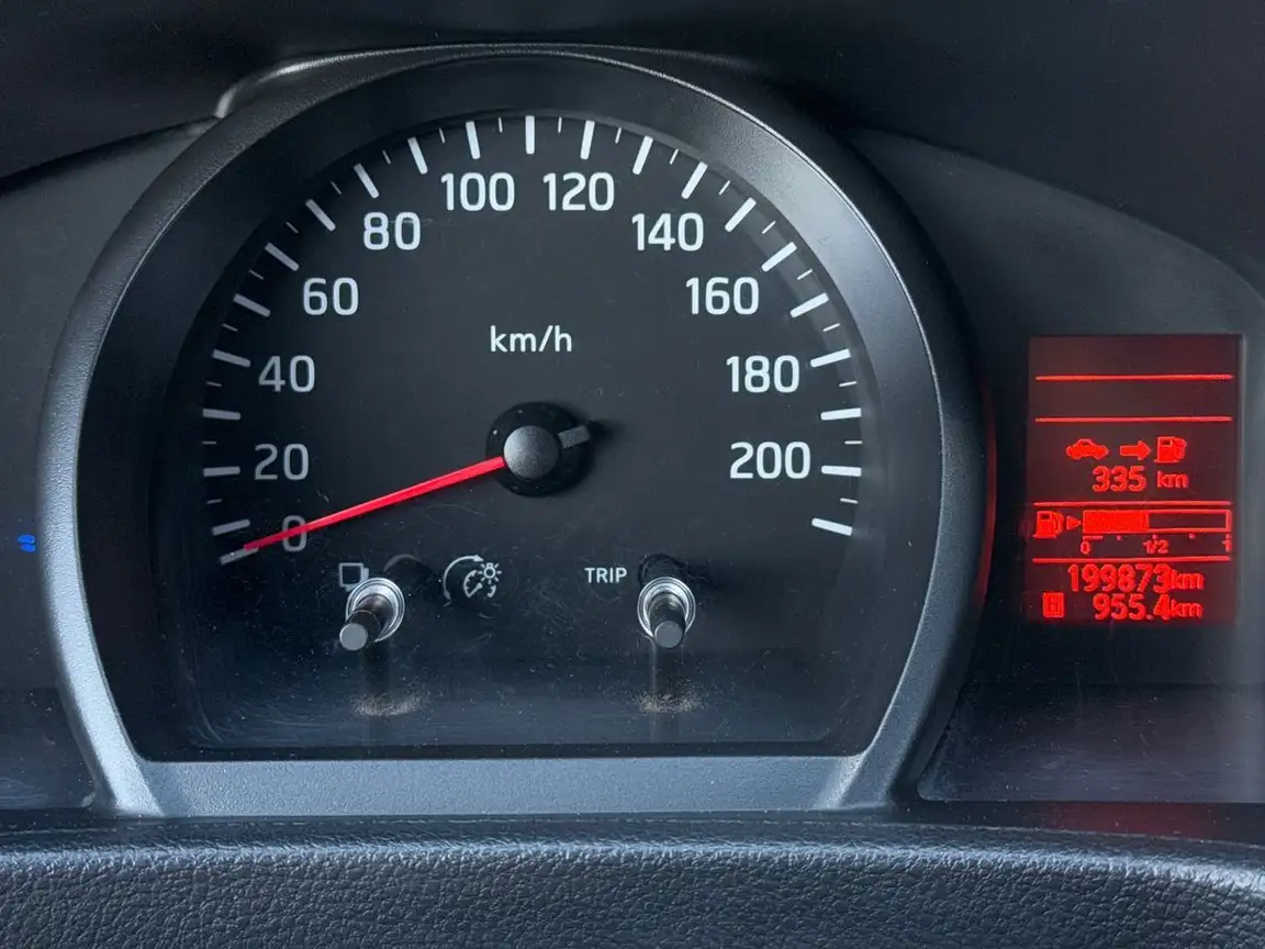 NISSAN NV200