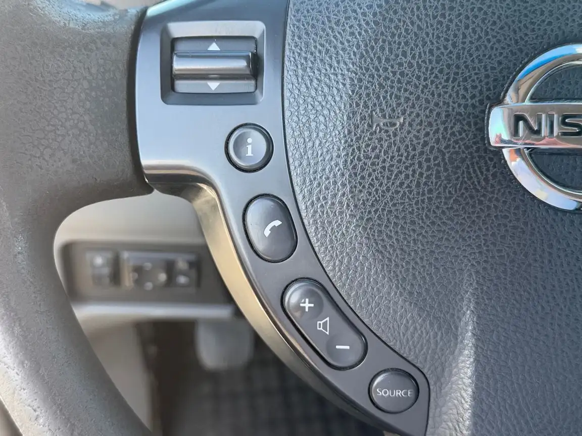 NISSAN NV200
