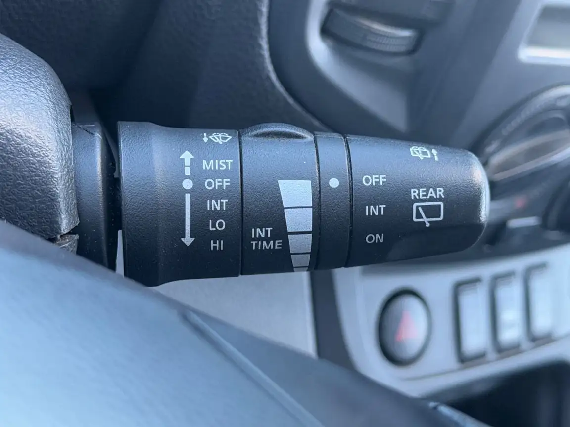 NISSAN NV200
