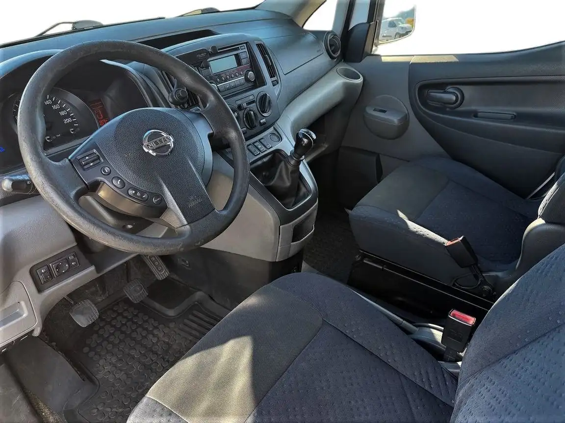 NISSAN NV200