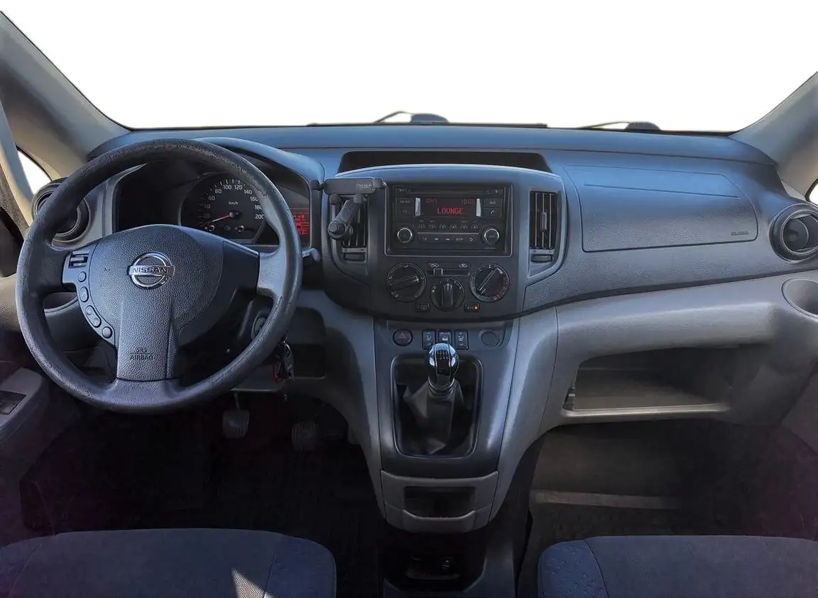 NISSAN NV200