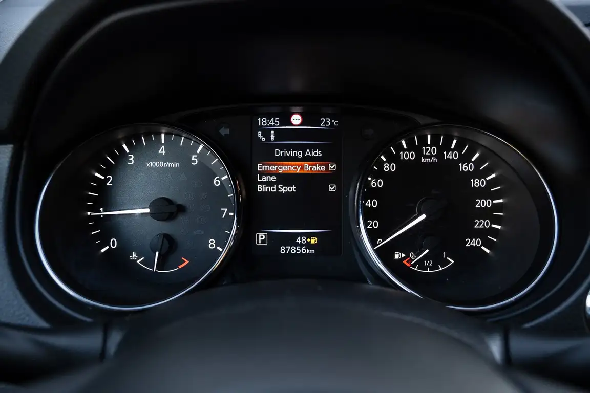 NISSAN X-TRAIL