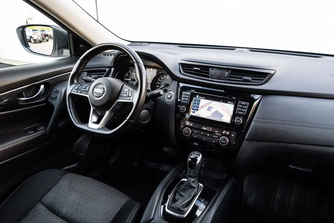 NISSAN X-TRAIL