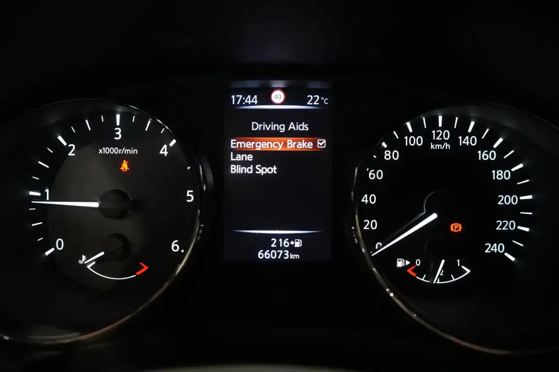 NISSAN X-TRAIL