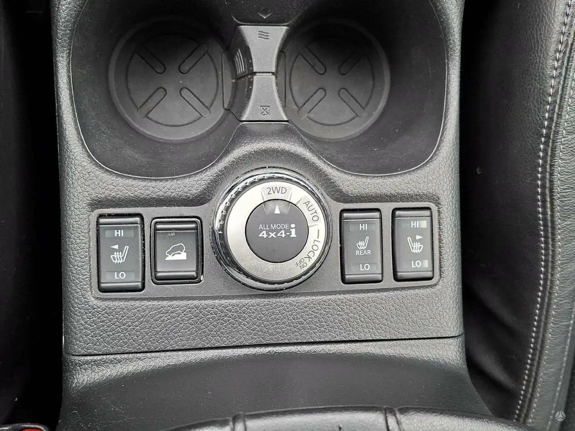 NISSAN X-TRAIL