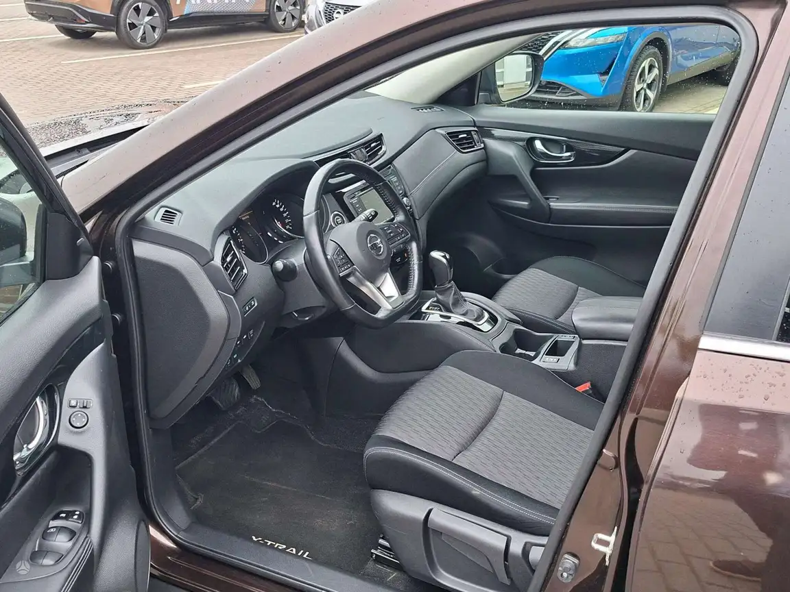 NISSAN X-TRAIL