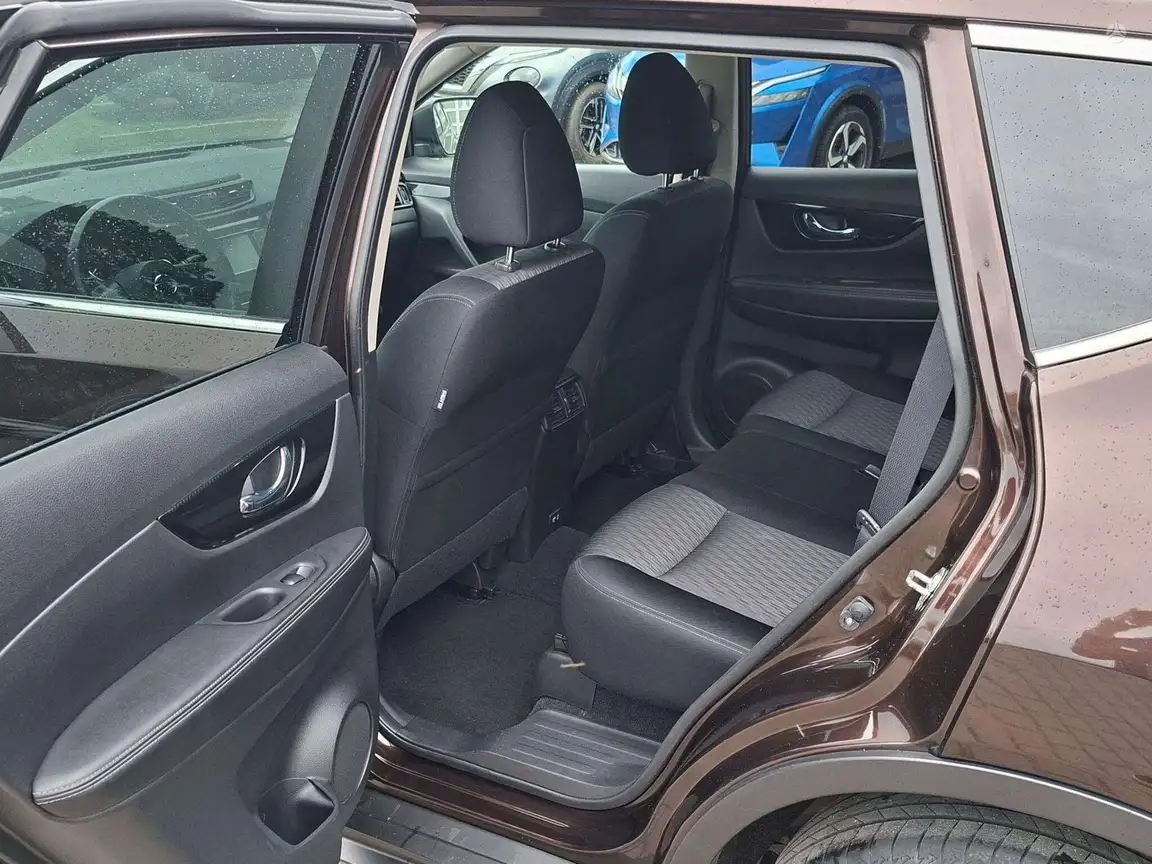 NISSAN X-TRAIL